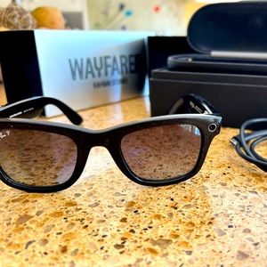 NWOT. Ray-Ban Wayfarer Stories with built in Camera/Facebook  SMART Sunglasses